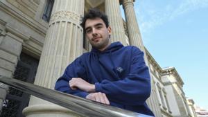 Oriol Blázquez estudiante de Medicina de la UB gracias a las becas de grado de Fundación ’la Caixa’.