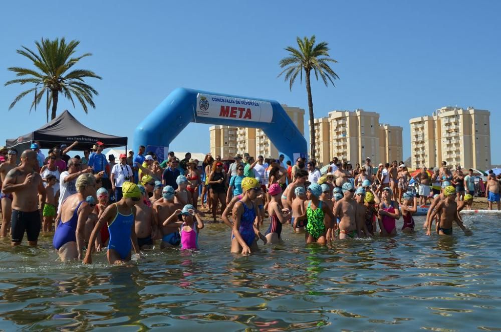 Más de 200 participantes 'se mojan' por la esclerósis múltiple en Playa Paraíso