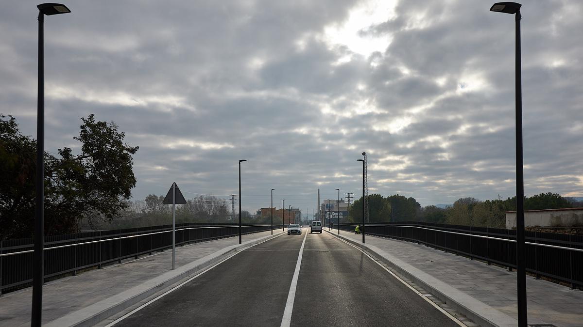El recién reformado Pont Nou, en la avenida de Alacant