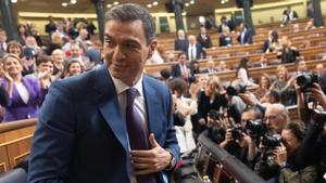 Pedro Sánchez, tras ser reelegido presidente del Gobierno, este jueves en el Congreso.