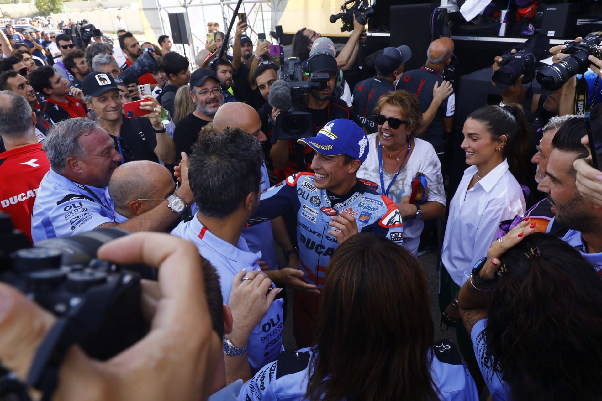 En imágenes | El público vuelve a disfrutar de los mejores motociclistas del mundo en Motorland