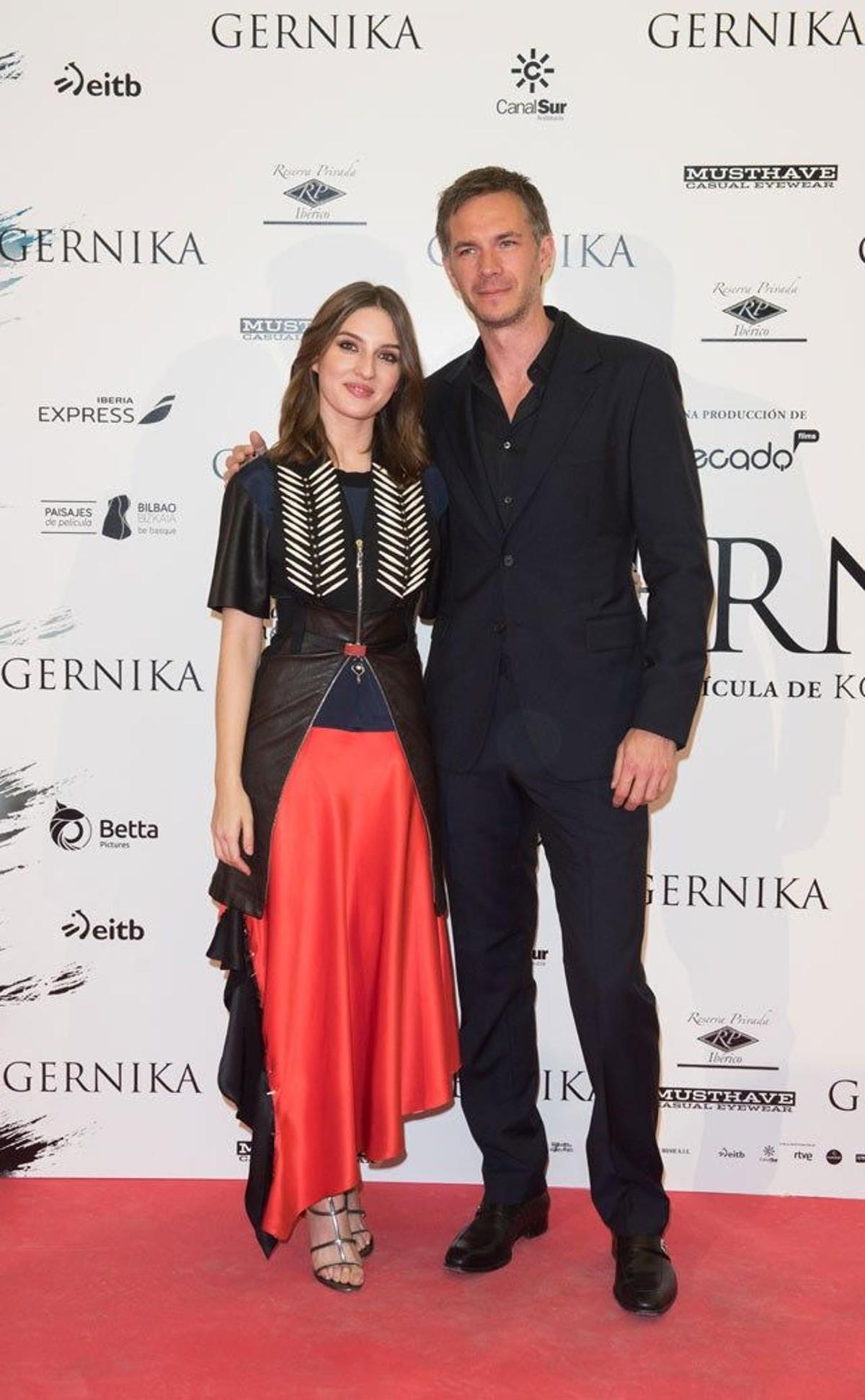 María Valverde y James D'Arcy en el estreno de Gernika en Madrid