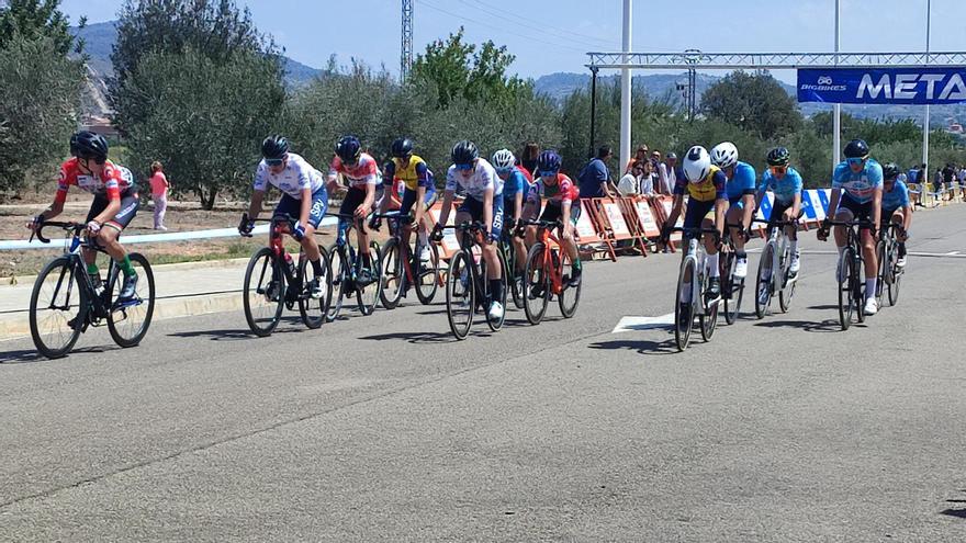 Podio para ciclistas de las escuelas de Aiacor y Ontinyent en Catadau