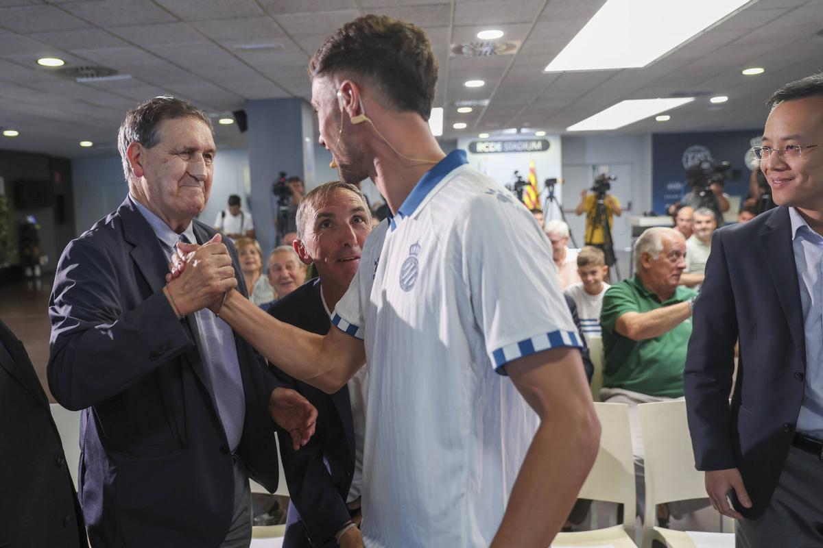 ACTO RENOVACION JAVI PUADO. FOTO: VALENTI ENRICH