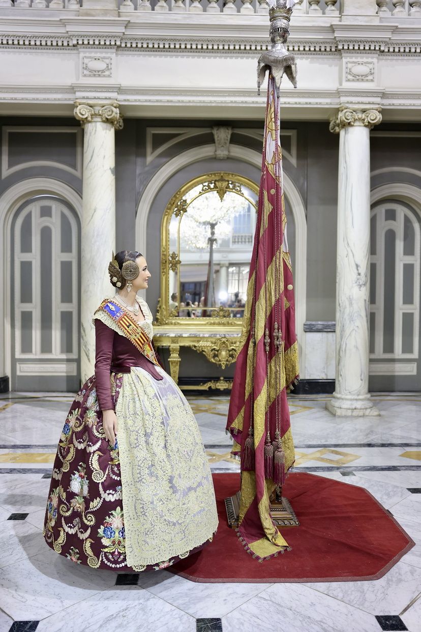 Balcón y "mocaorà" en la despedida de Berta Peiró y la corte 2025