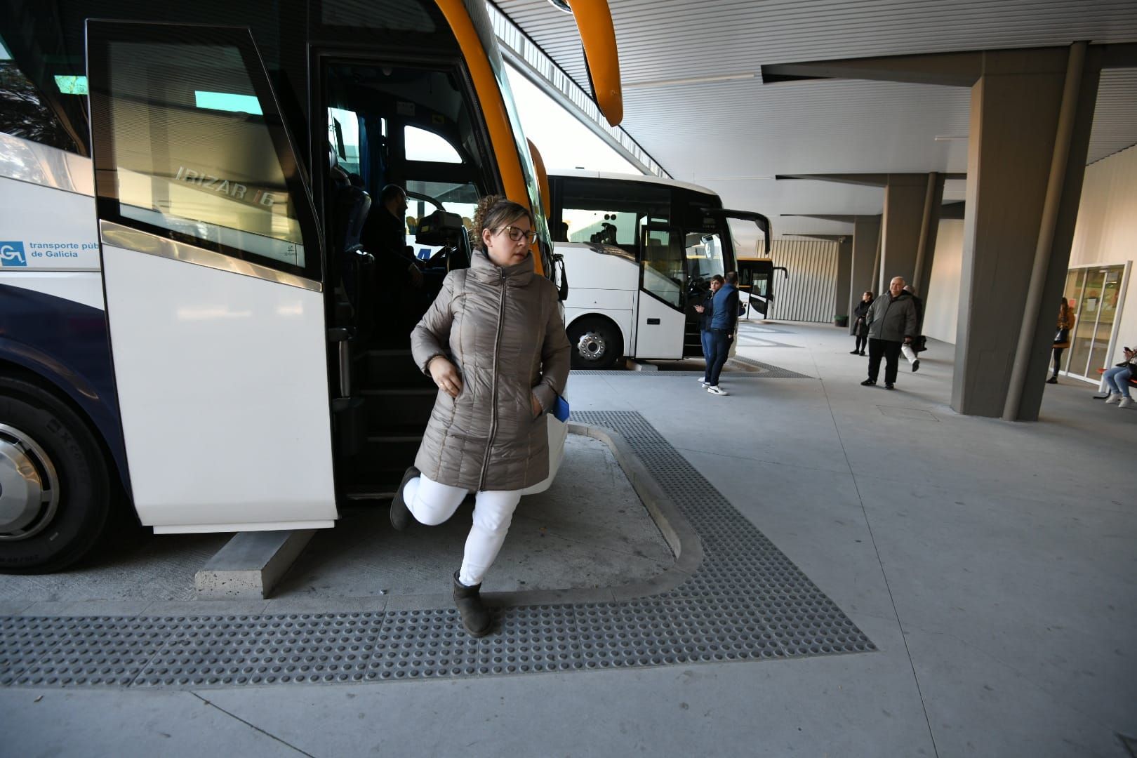 Galicia se despide de las mascarillas en el transporte