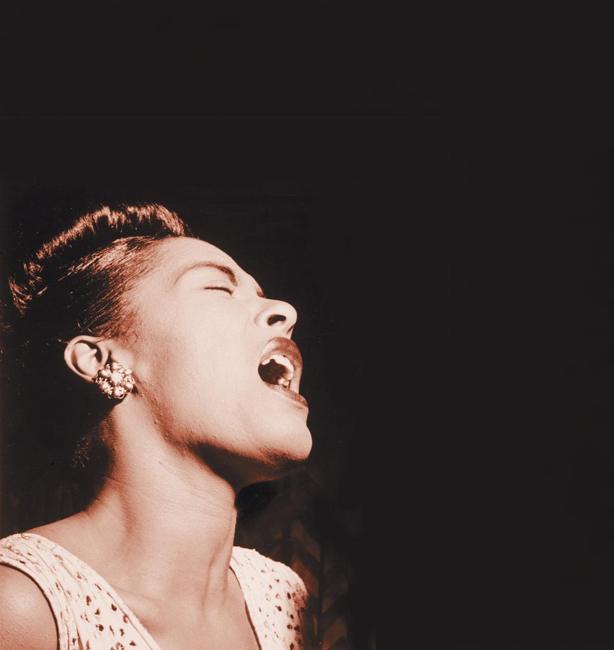 Billie Holiday, en una foto para la revista «Down Beat» (1947).