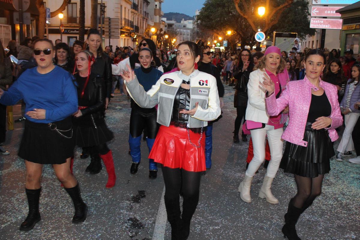 Los miembros de la colla Por Un Día, con Rosana Alegre al frente.
