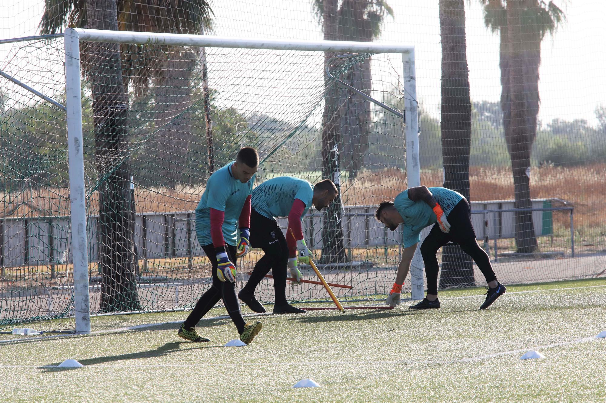 El Córdoba CF se pone a prueba sobre el césped artificial