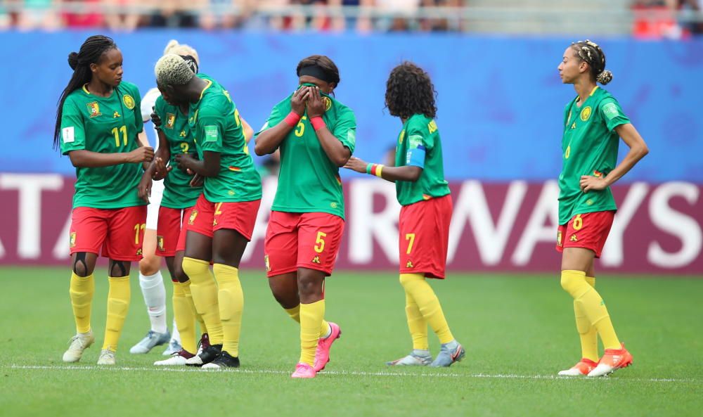 La selección femenina de Camerún la lía frente a I