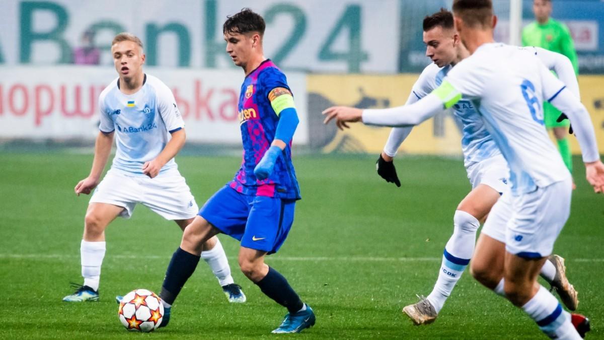 Marc Casadó ante el Dinamo de Kiev en la UEFA Youth League