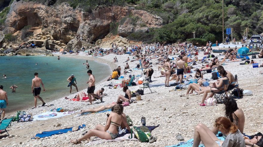 El rincón de aguas turquesa que todos quieren fotografiar en Alicante