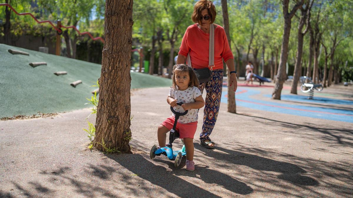 Área de juego infantil en el Poblenou, en Barcelona.