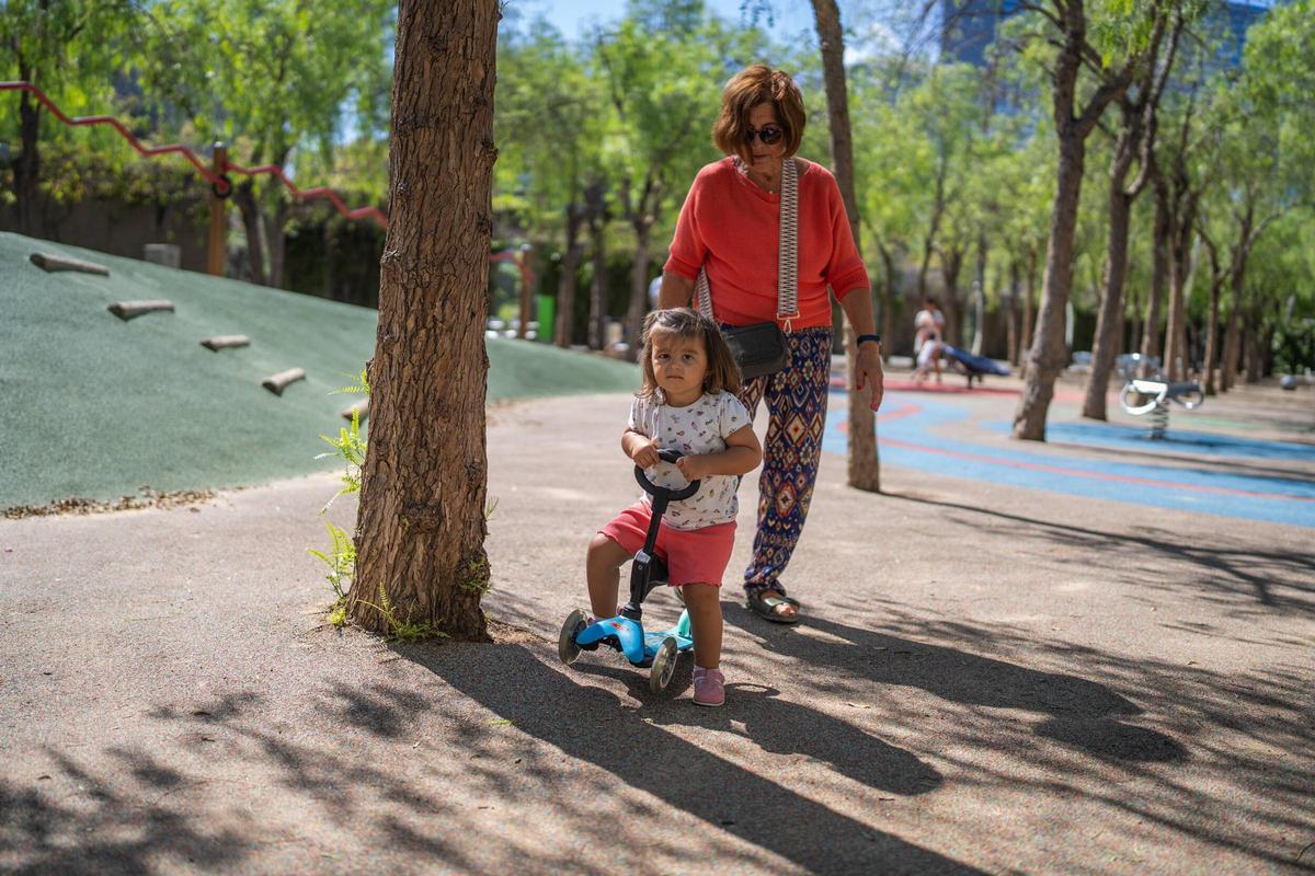 Aquestes són les 12 àrees de jocs infantils de Barcelona que reobren després de ser reformades