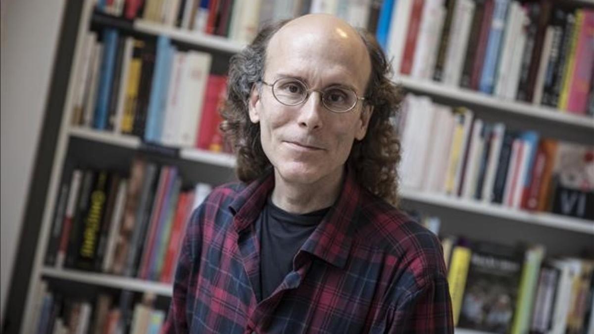 Chester Brown, durante la presentación de su último libro  'María lloró sobre los pies de Jesús'.