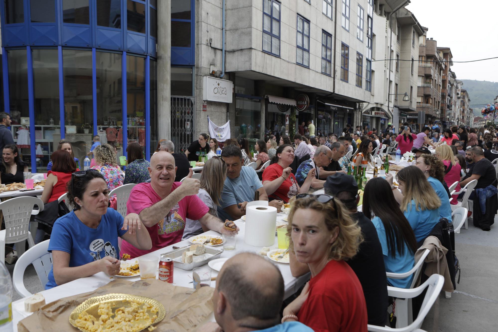 Comida en la calle de Laviana