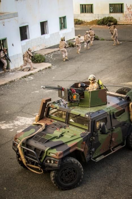 Ejercicios de adiestramiento terrestre en los campos militares de La Isleta y Pájara