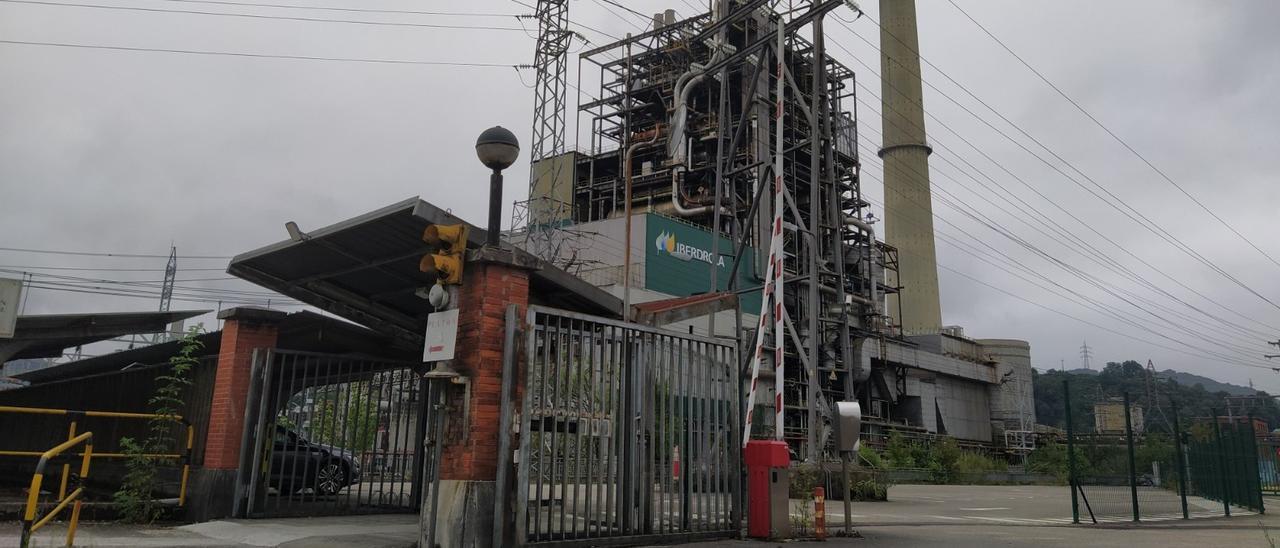 Instalaciones de la central térmica de Lada. | M. Á. G.