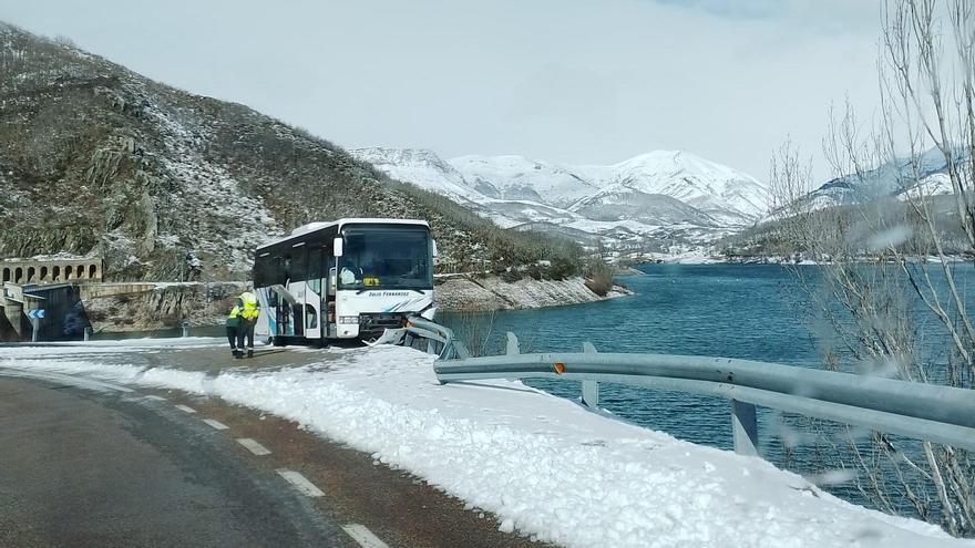 Accidente del autobús en el que viajaban niños de un colegio de Benavente