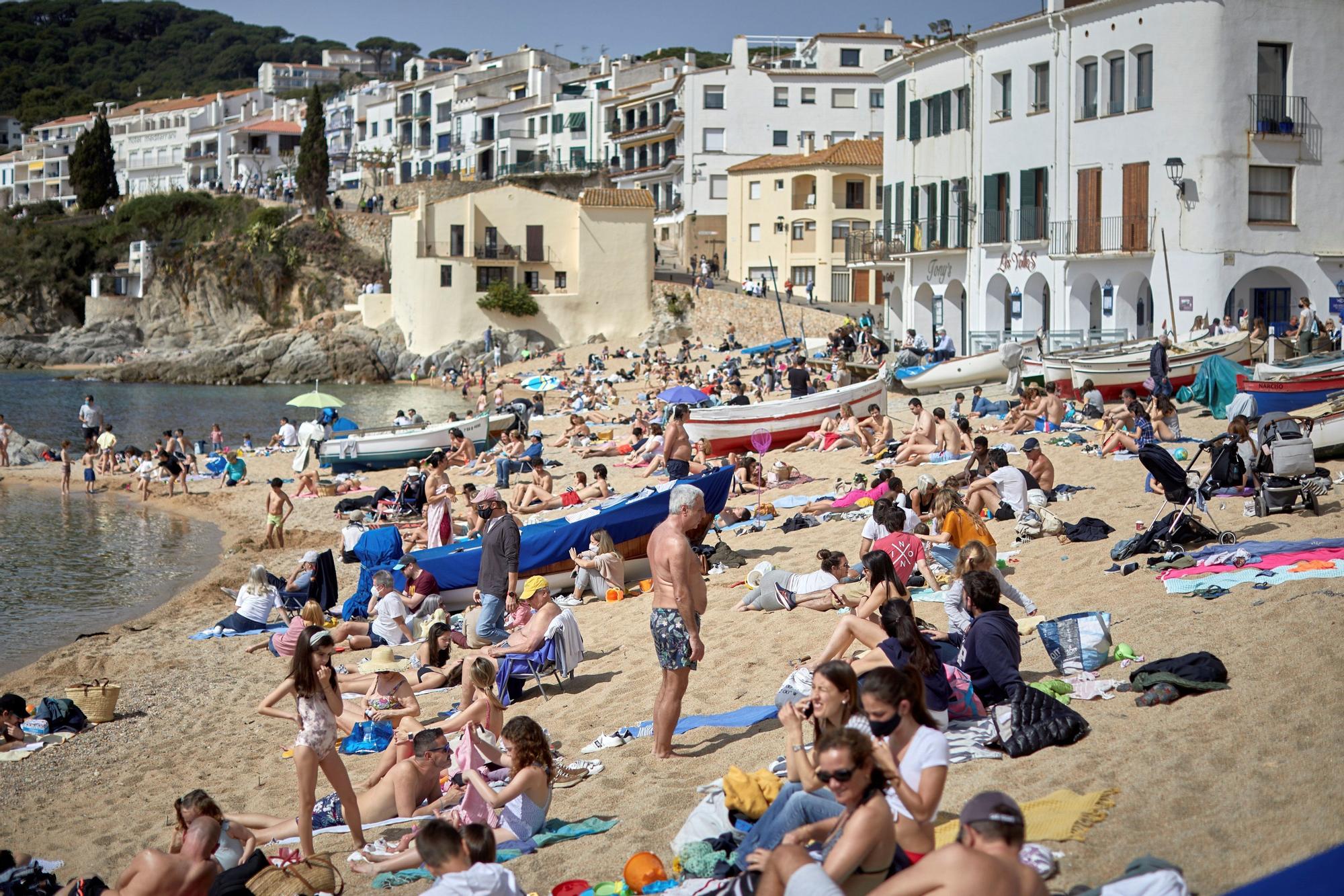 Una playa de Girona en Semana Santa de 2021