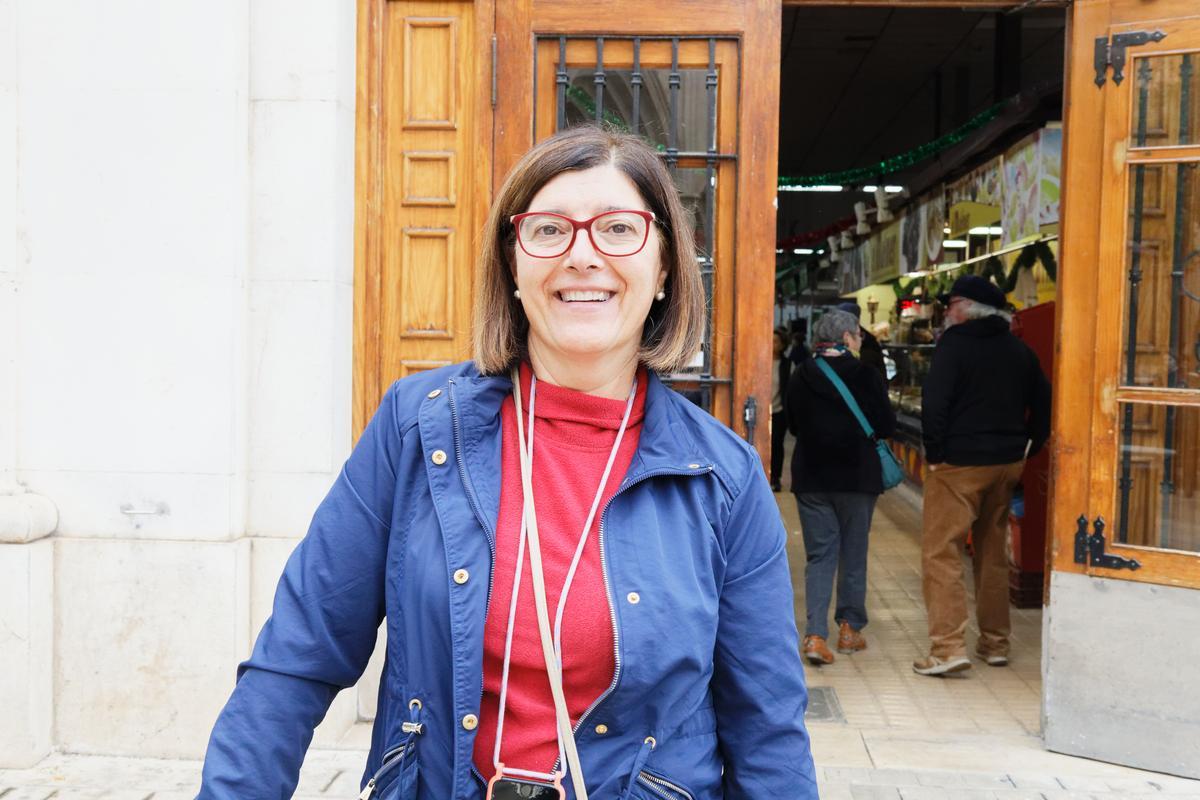 Julia Pradillo, clienta del Mercat Central de Castelló.