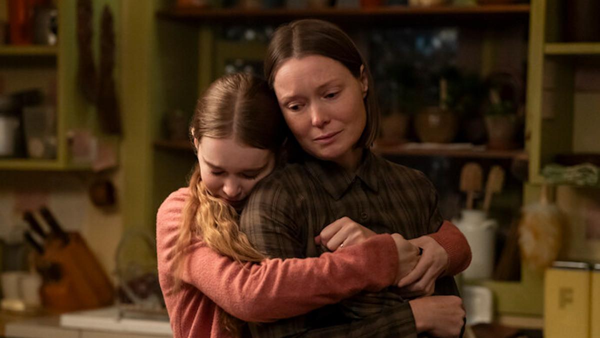 Summer H. Howell y Samantha Sloyan, en la serie 'Carrie'