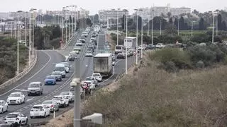 Colapso en la N-332 de Torrevieja: la media de vehículos se dispara hasta los 55.000 diarios en agosto