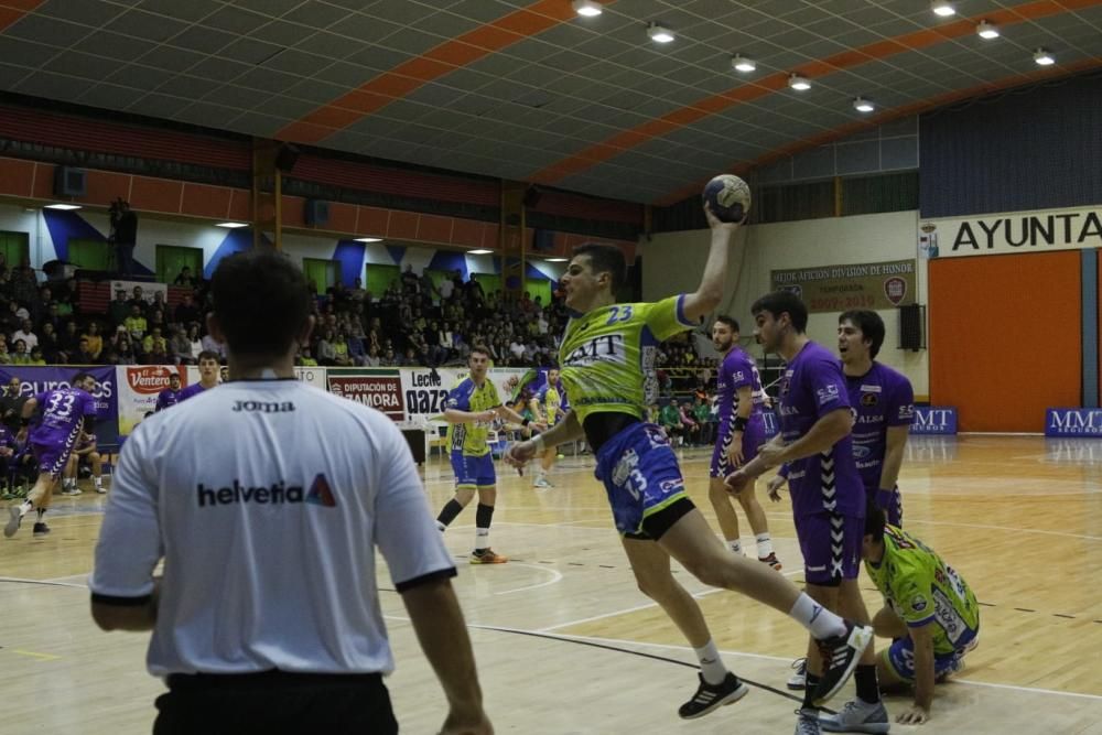 MMT Seguros - Balonmano Torrelavega