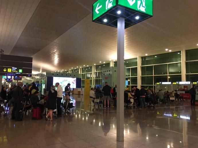 Atrapados entre El Prat y el aeropuerto de Gran Canaria