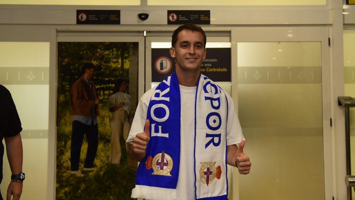 Llega Marc Casadó a A Coruña para incorporarse al Deportivo