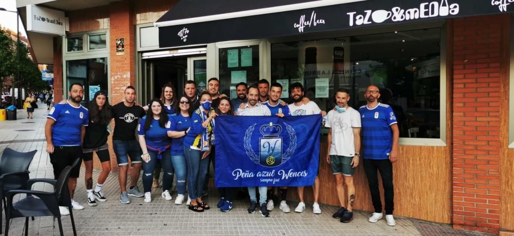 Fútbol: Así vivió la afición del Real Oviedo el derbi de las mascarillas