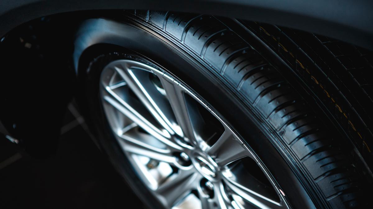 Cadenas para el coche o neumáticos de invierno: todo lo que hay que saber  para conducir con seguridad sobre nieve o hielo