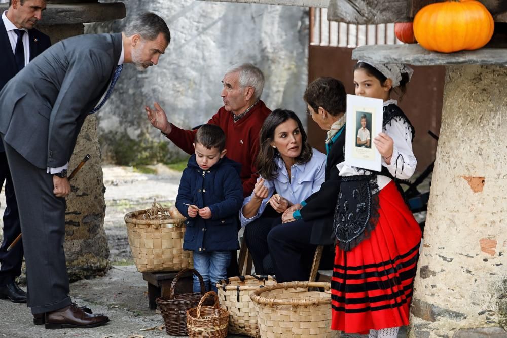 Premios Princesa de Asturias 2018: Los Reyes visitan Moal, "Pueblo Ejemplar" 2018