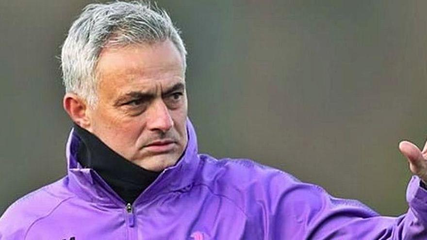 Mourinho cierra la puerta a Winks