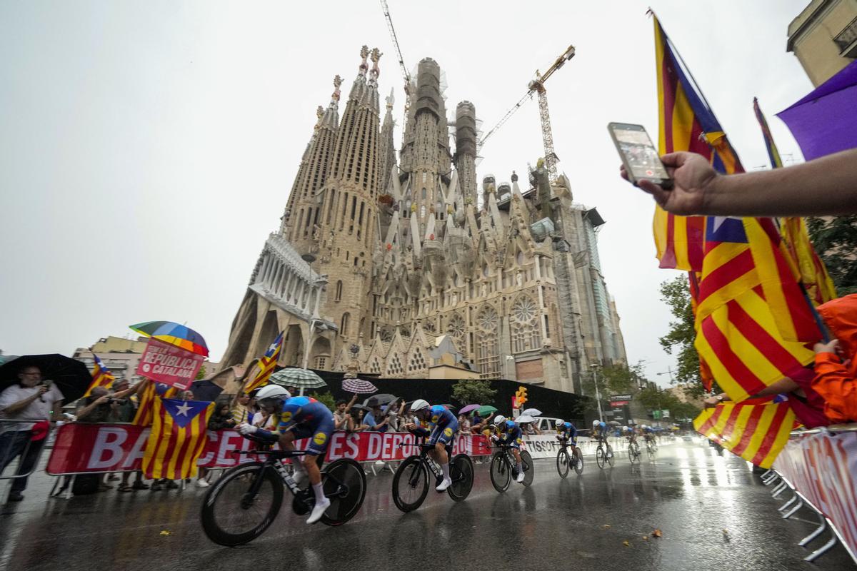 La etapa 1 del Vuelta a España 2023, en imágenes