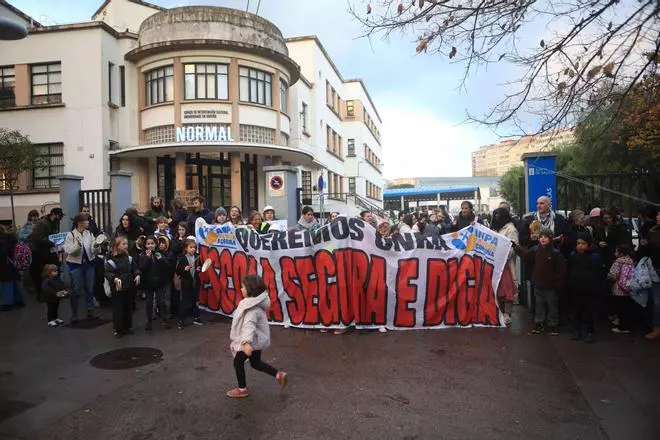 Protesta en el Colegio de Prácticas de A Coruña por el deterioro de las instalaciones