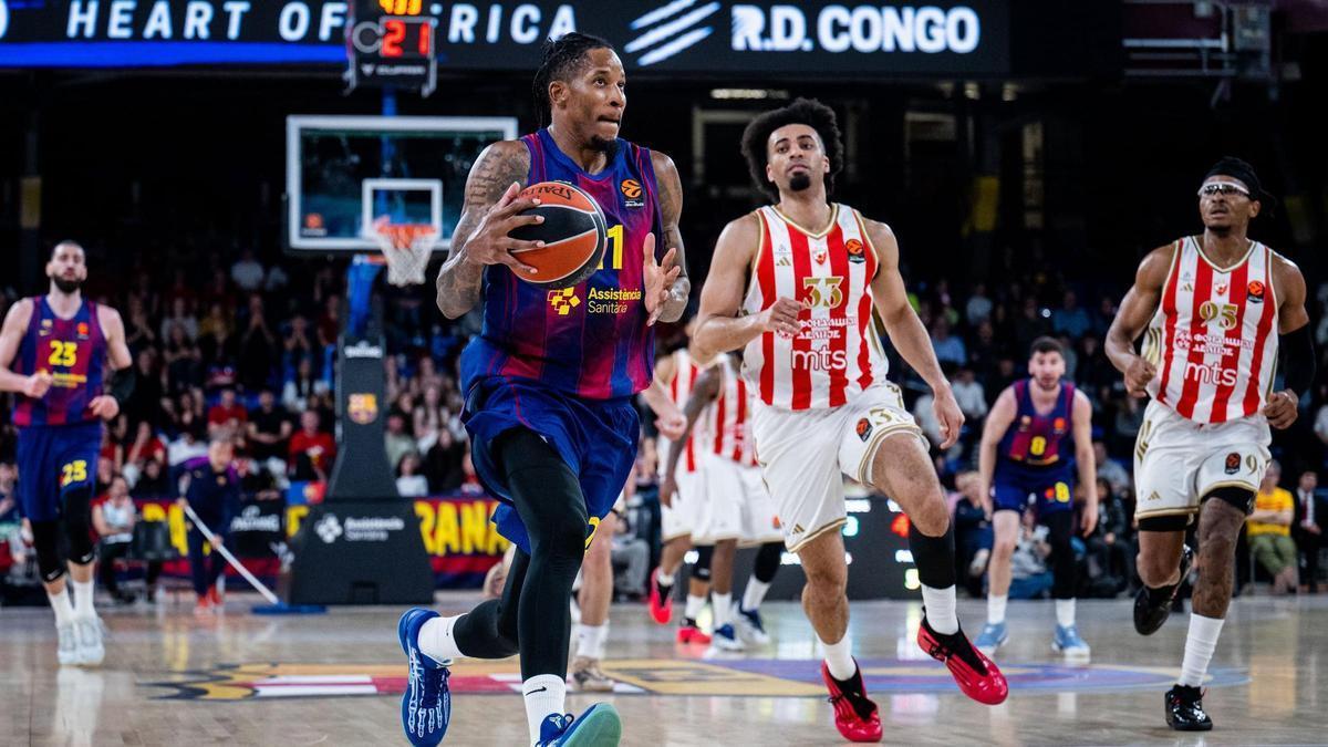 Clyburn se dirige a canasta, este viernes en el Palau ante el Estrella Roja.