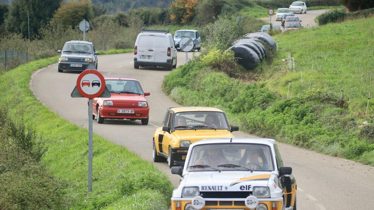 Concentración de vehículos R5 en Salas.