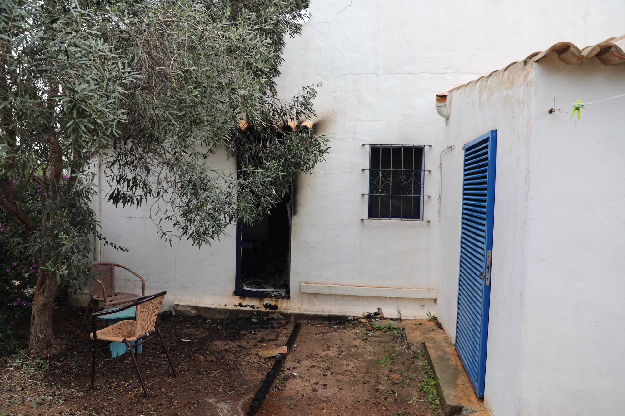Las imágenes del incendio en Formentera en el que ha muerto un hombre de 39 años