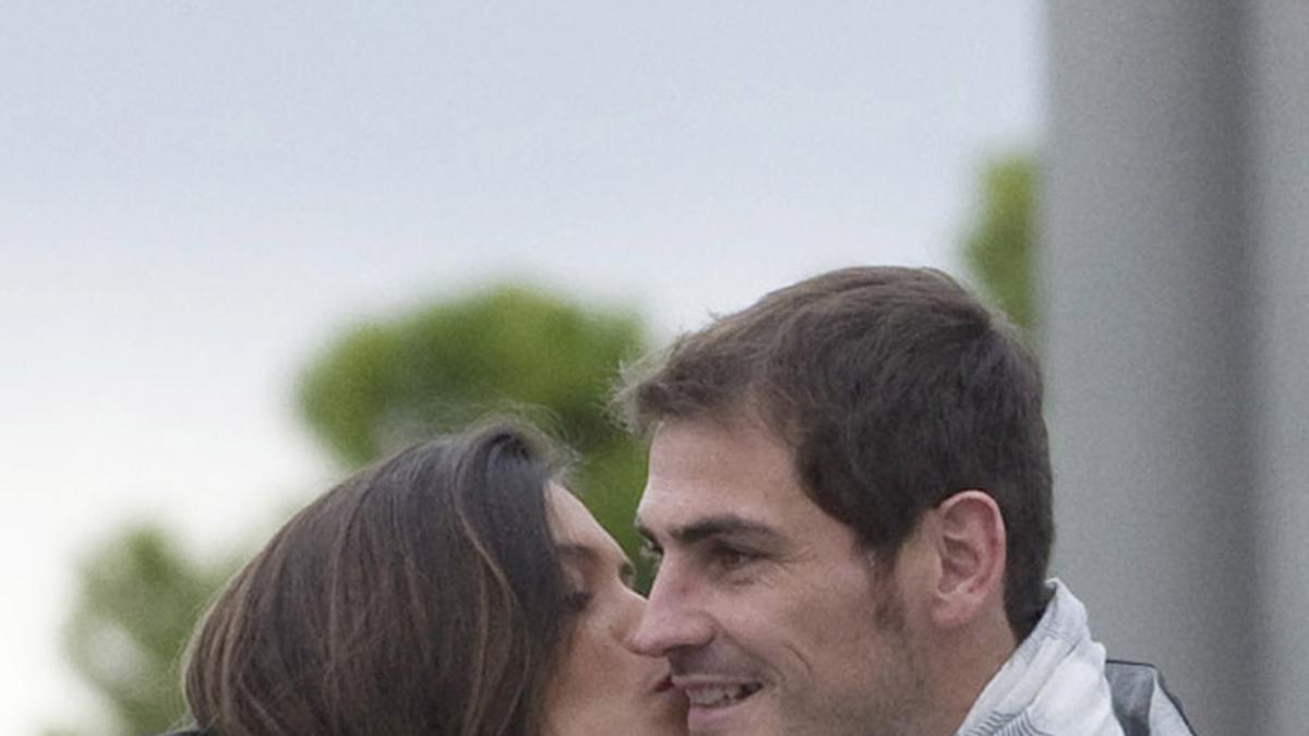 Los besos de Iker Casillas y Sara Carbonero: paseando por Madrid