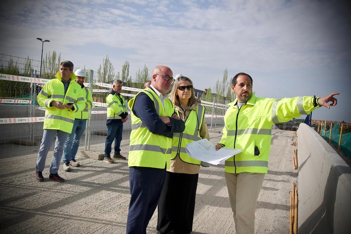 El delegado del Gobierno en Madrid, Francisco Martín, visita las obras del puente sobre la A-6 a la altura de Collado Villalba