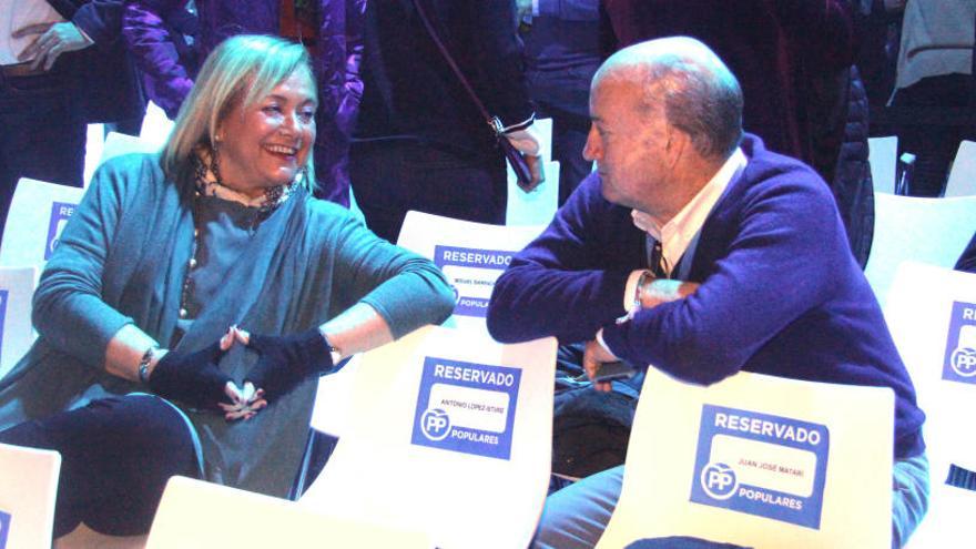 Mercedes Fernández y Luis Venta, en la convención nacional del PP en Madrid.