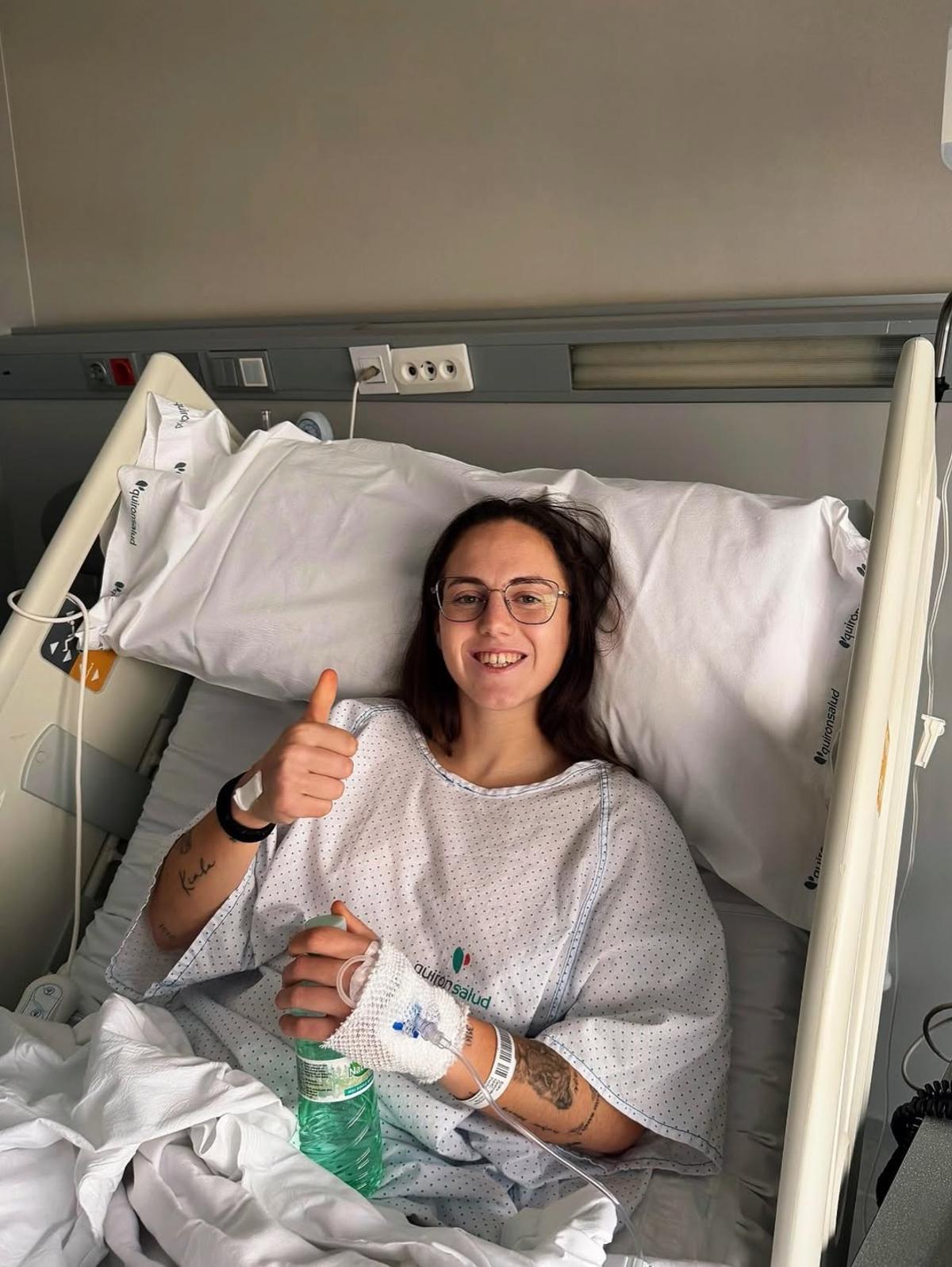 Érika González tras la operación