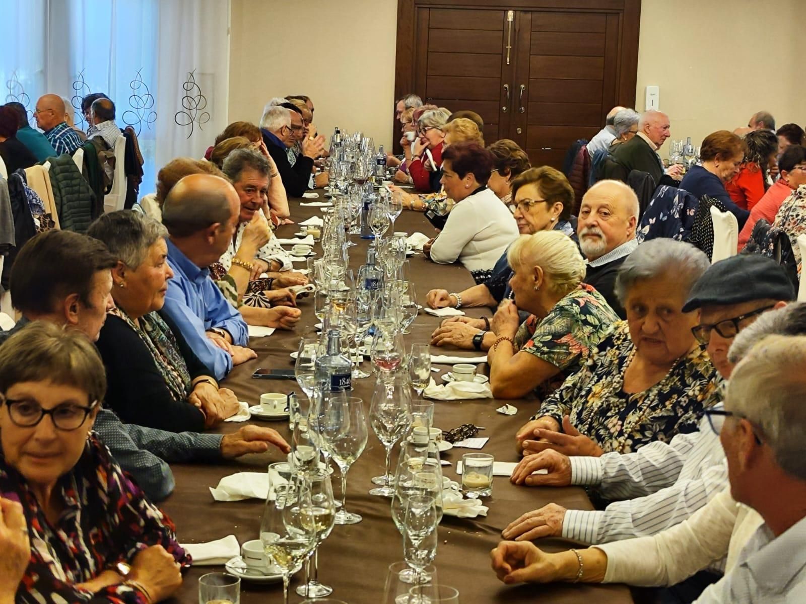 Villaviciosa ya tiene "Abuelos del año": así fue la jornada de la tercera edad