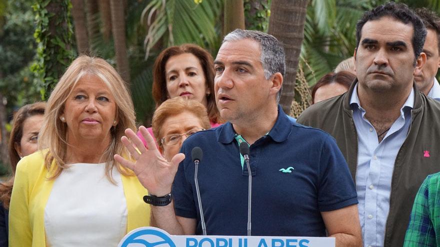 Elías Bendodo, durante su intervención ante los medios.