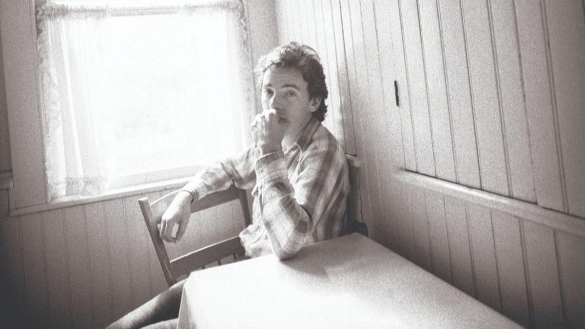 Bruce Springsteen, en una imagen histórica distribuida por el lanzamiento de 'Nebraska ’82: Expanded Edition'