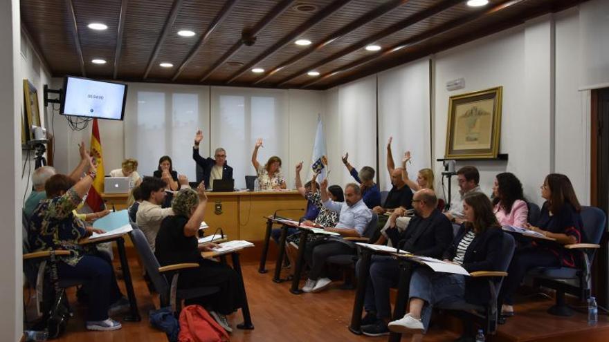 Momento en que la corporación de Ames vota sobre uno de los asuntos tratados en el pleno