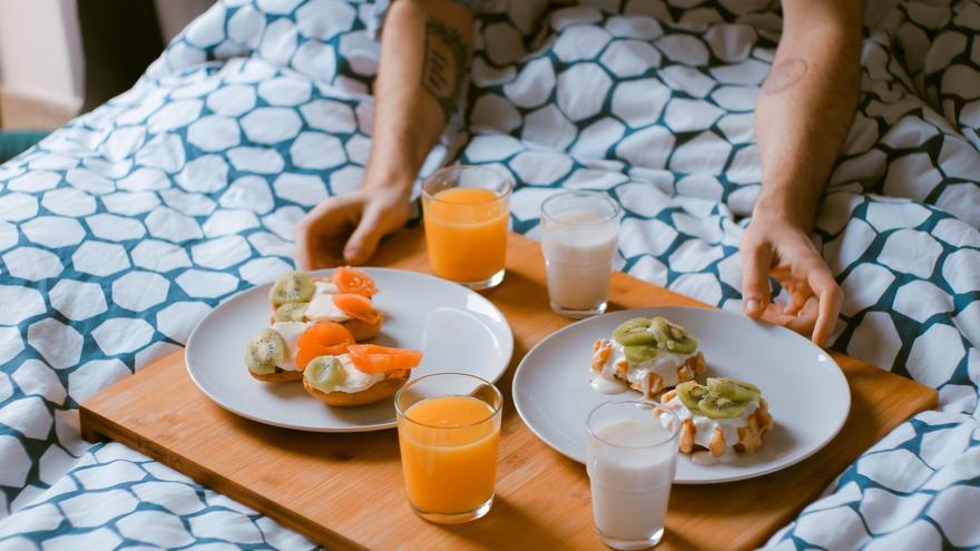 Zumo de naranja en el desayuno: ¿es tan bueno como dicen? Desmontamos el mito