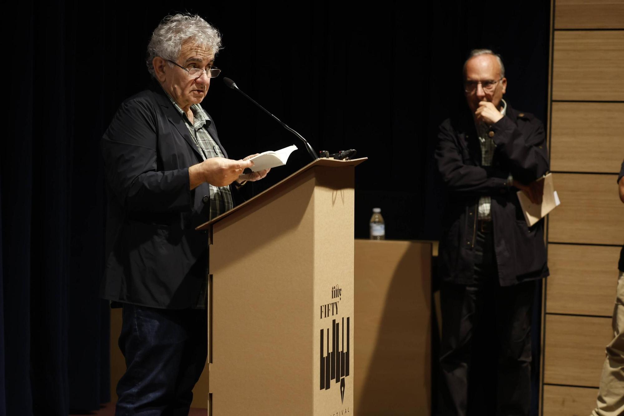 EN IMÁGENES: Así se vivió el homenaje al poeta y escritor asturiano, Xuan Bello, en la Casa de la Cultura de Avilés.