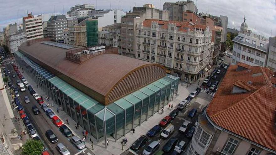 Vista general del mercado de A Guarda, en la plaza de Lugo. / carlos pardellas